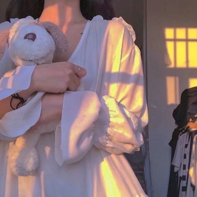 校服的裙摆